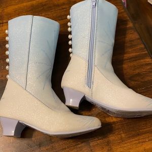 The Disney Store Frozen 2 Queen Elsa boots size US 11/12